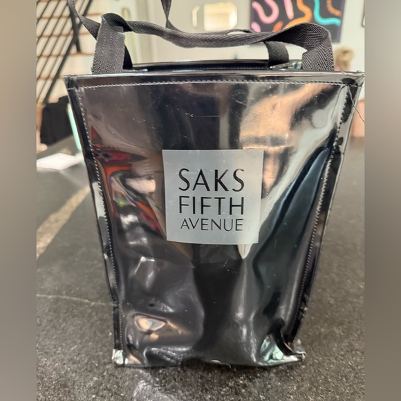 Saks Fifth Avenue Handbags - Saks Fifth Avenue Black Patent Leather Pocket Shopping Bag Tote